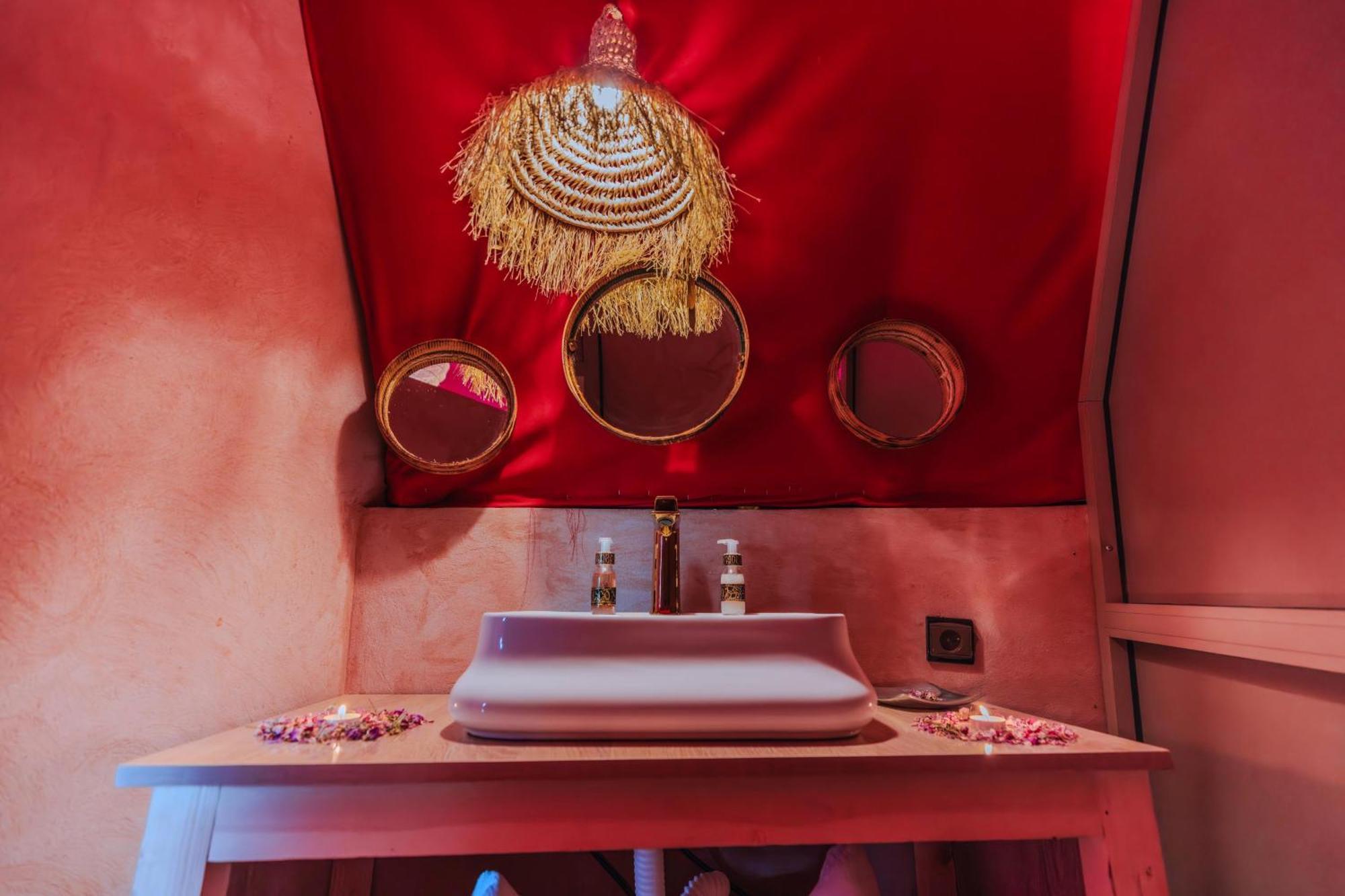 Luxury Camp Camelhouse Hotel Мерцуга Екстериор снимка